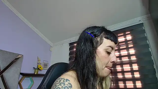 Naughty Kittenm online show from October 2, 11:39 am