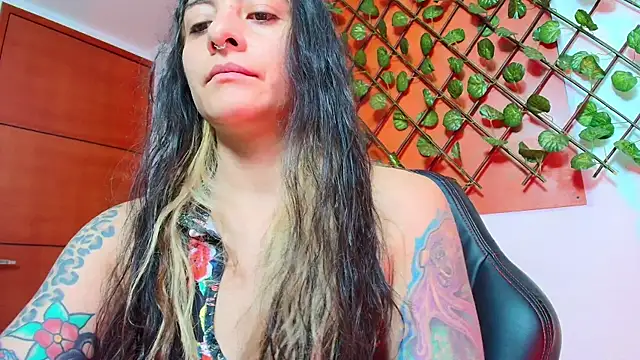 Naughty Kittenm online show from April 7, 11:21 am