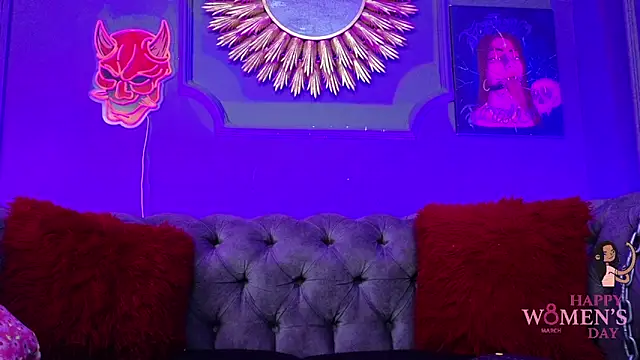 Julieta Russell online show from March 8, 1:03 pm