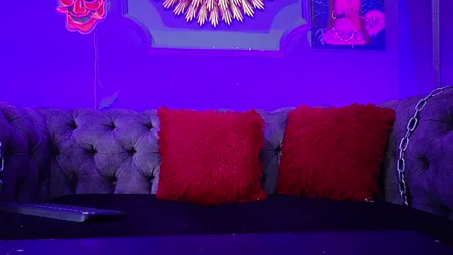 Julieta Russell online show from March 10, 3:41 pm