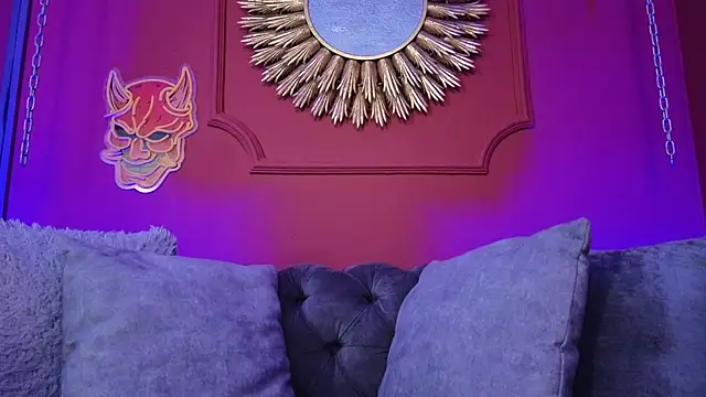 Julieta Russell online show from November 20, 11:43 am