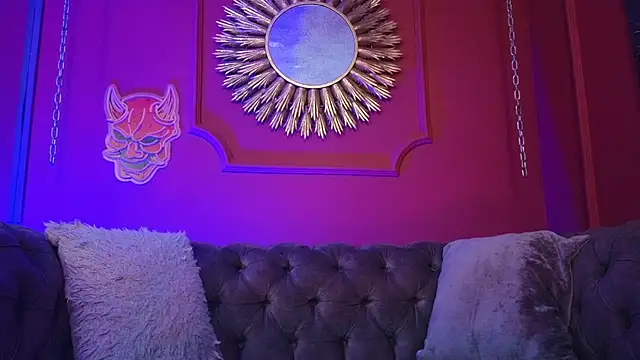 Julieta Russell online show from February 7, 12:09 pm