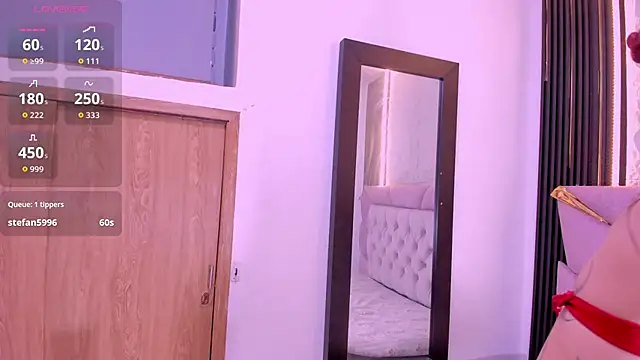 laurem-paulette online show from December 16, 7:52 pm