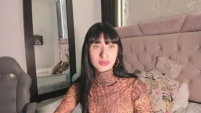 laurem-paulette online show from February 23, 5:43 pm