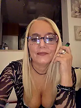 Snapshot of kikkastar chatting on November 7, 9:59 pm kikkastar online show from November 7, 9:59 pm