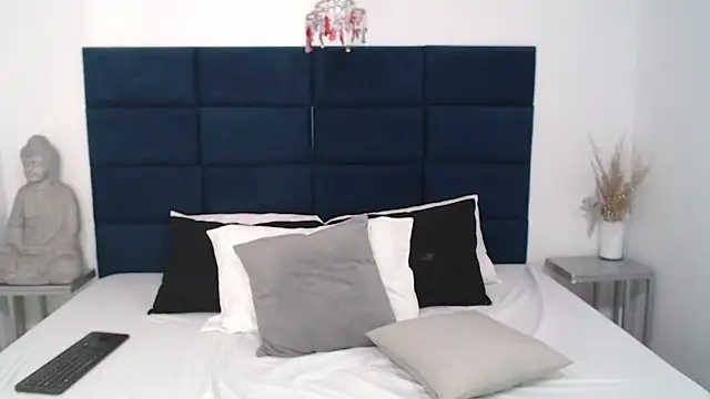 MadisonJenner online show from February 7, 9:04 pm