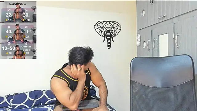 Snapshot of Big_furry_bear13 chatting on December 18, 5:26 am Big furry bear13 online show from December 18, 5:26 am