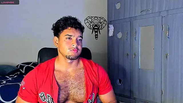 Snapshot of Big_furry_bear13 chatting on March 6, 8:41 am Big furry bear13 online show from March 6, 8:41 am