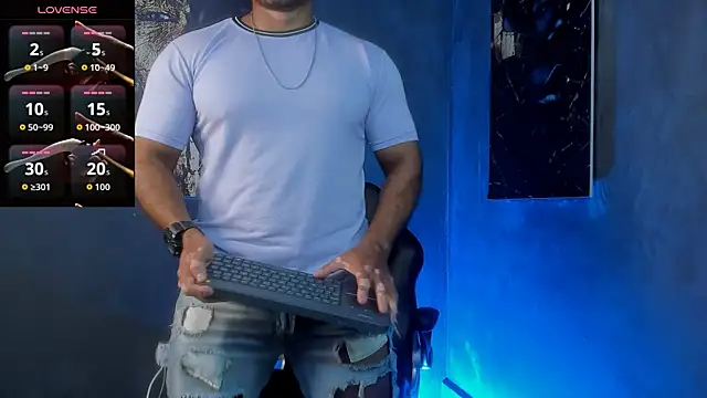 Snapshot of Big_furry_bear13 chatting on September 12, 6:57 am Big furry bear13 online show from September 12, 6:57 am