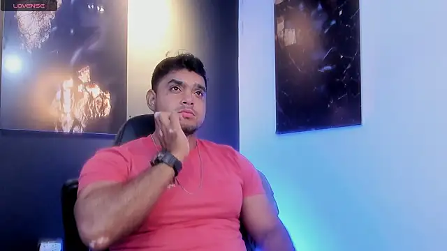 Snapshot of Big_furry_bear13 chatting on October 10, 4:44 am Big furry bear13 online show from October 10, 4:44 am