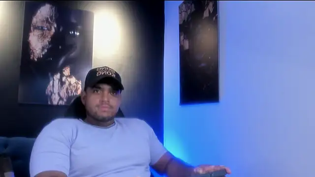 Snapshot of Big_furry_bear13 chatting on November 4, 6:23 am Big furry bear13 online show from November 4, 6:23 am