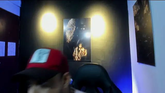 Snapshot of Big_furry_bear13 chatting on November 29, 6:16 am Big furry bear13 online show from November 29, 6:16 am