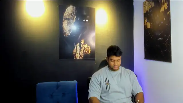 Snapshot of Big_furry_bear13 chatting on December 3, 6:43 am Big furry bear13 online show from December 3, 6:43 am