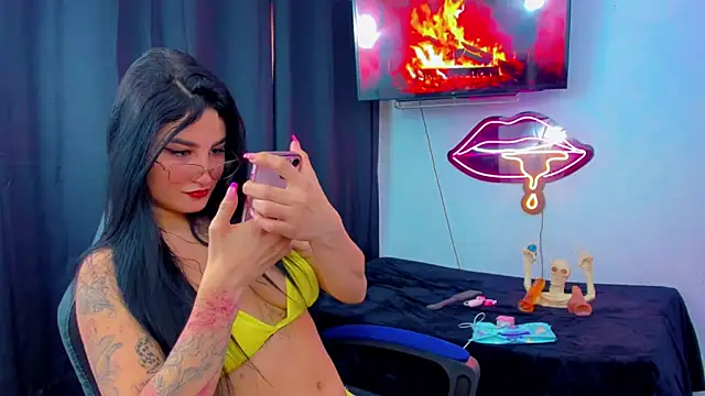 sunshine uwu22 online show from March 16, 6:45 pm