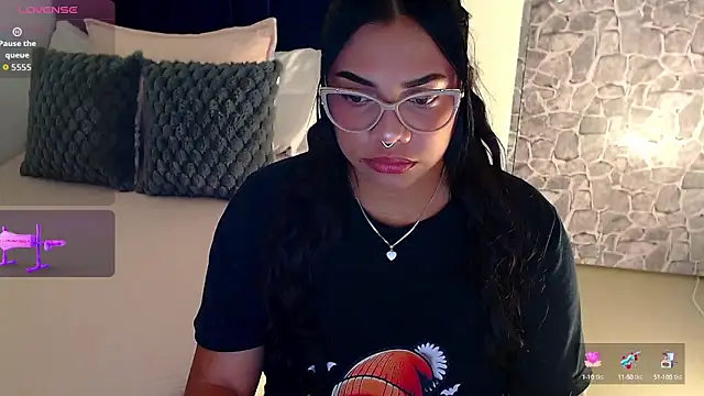 Snapshot of angela_santana_ chatting on October 16, 11:39 pm angela santana online show from October 16, 11:39 pm