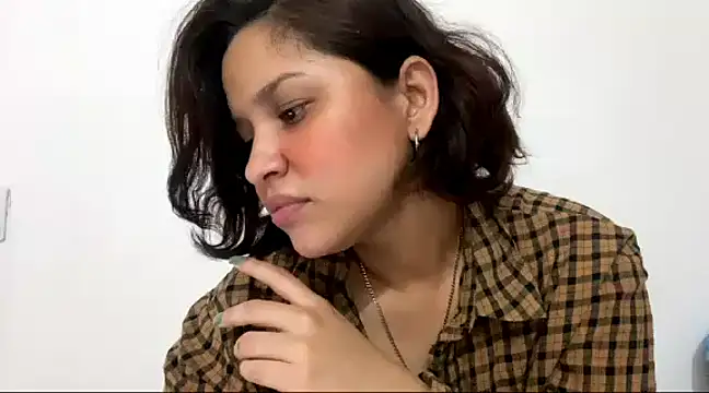 Annie Catt  online show from January 3, 8:32 pm