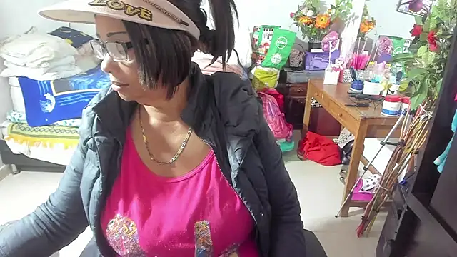 Mrs mommy  online show from September 27, 10:04 pm