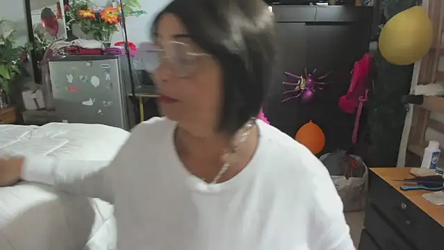 Mrs mommy  online show from November 21, 11:25 pm