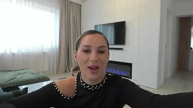 HotXMom online show from January 18, 7:49 am