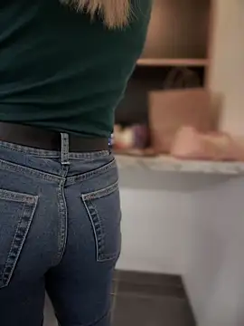 HotXMom online show from January 31, 4:36 am