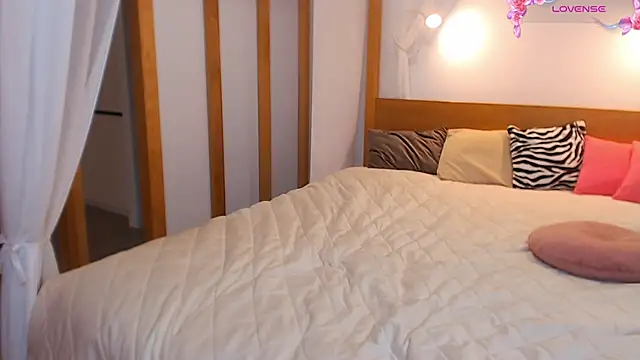 Magic Eyes   online show from October 7, 2:42 am