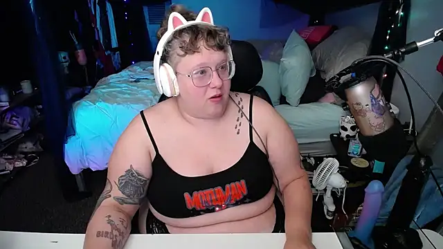 Snapshot of FatVeronica chatting on January 18, 1:30 am FatVeronica online show from January 18, 1:30 am