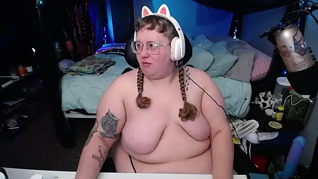 Snapshot of FatVeronica chatting on February 20, 10:27 am FatVeronica online show from February 20, 10:27 am