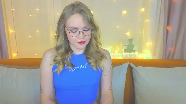 Aurora Golden1 online show from February 9, 7:09 pm