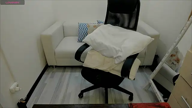 AlisaBacker online show from January 29, 12:24 pm