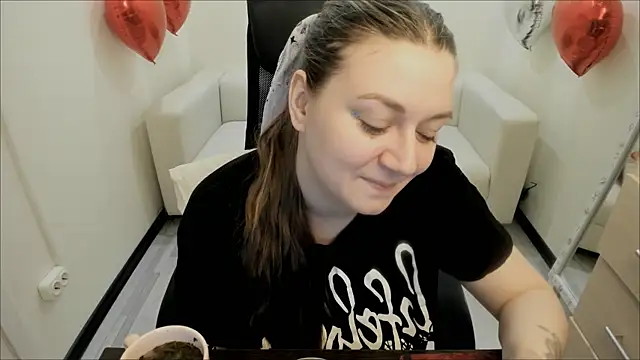 AlisaBacker online show from February 12, 7:45 pm