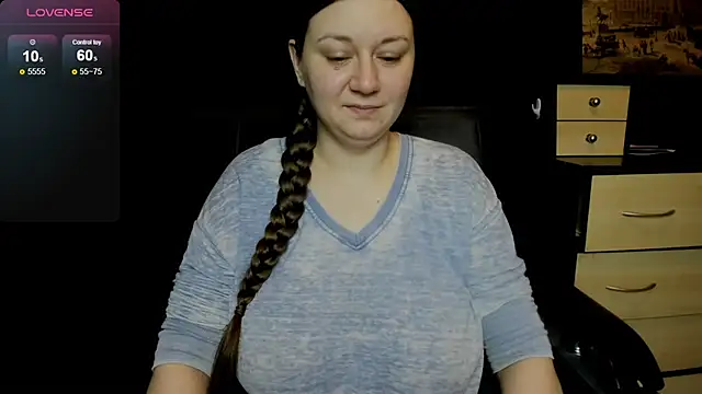 AlisaBacker online show from April 12, 6:02 pm