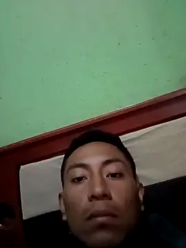 Snapshot of Robertoch chatting on November 14, 1:32 pm Robertoch online show from November 14, 1:32 pm