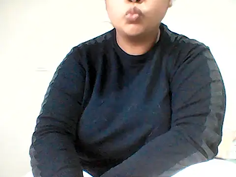 Snapshot of ArisaGonzalez chatting on October 25, 9:28 am ArisaGonzalez online show from October 25, 9:28 am