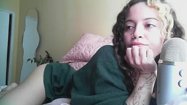 Snapshot of frikigyal chatting on March 21, 1:12 pm frikigyal online show from March 21, 1:12 pm