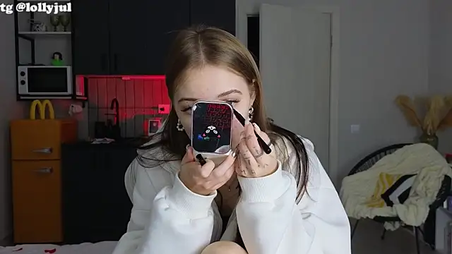 doll lol  online show from October 6, 8:50 pm