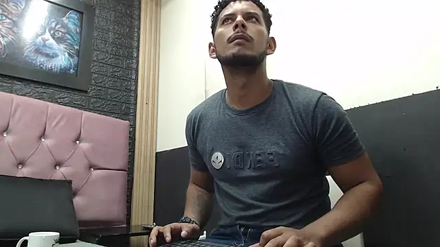 Chris Dick23 online show from October 22, 4:13 am