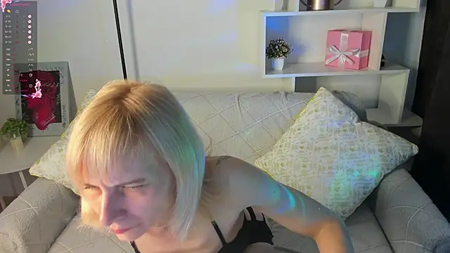 ElzaGlower online show from October 17, 2:04 am