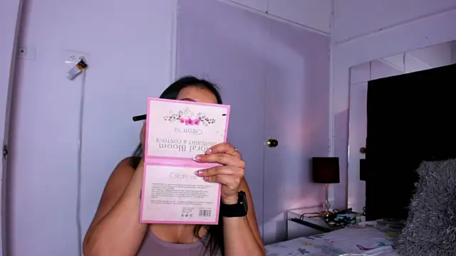 Snapshot of Miaa_Garcia chatting on December 5, 8:55 pm Miaa Garcia online show from December 5, 8:55 pm