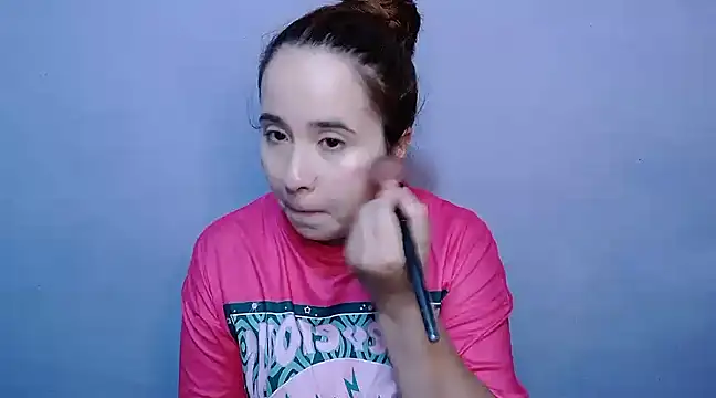 Snapshot of SubLayla01 chatting on January 13, 5:12 pm SubLayla01 online show from January 13, 5:12 pm