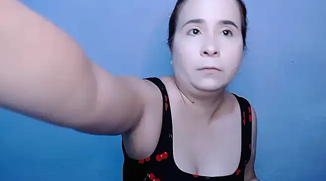 Snapshot of SubLayla01 chatting on January 18, 6:21 pm SubLayla01 online show from January 18, 6:21 pm