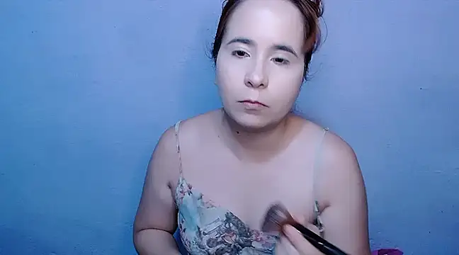 Snapshot of SubLayla01 chatting on January 27, 5:48 pm SubLayla01 online show from January 27, 5:48 pm