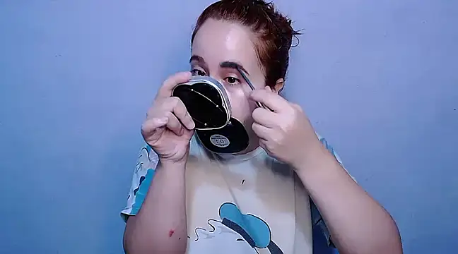 Snapshot of SubLayla01 chatting on February 3, 11:20 am SubLayla01 online show from February 3, 11:20 am