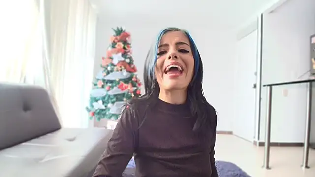 Snapshot of Alicia_Ortiiz chatting on December 17, 4:46 pm Alicia Ortiiz online show from December 17, 4:46 pm