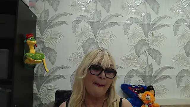 CamDiva113 online show from March 20, 3:04 pm