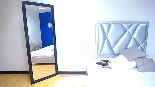 Snapshot of exotic_karmella chatting on February 15, 8:43 pm exotic karmella online show from February 15, 8:43 pm