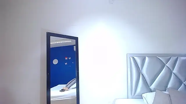 Snapshot of exotic_karmella chatting on February 24, 8:25 pm exotic karmella online show from February 24, 8:25 pm