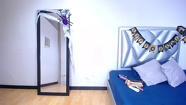 Snapshot of exotic_karmella chatting on October 22, 1:39 am exotic karmella online show from October 22, 1:39 am