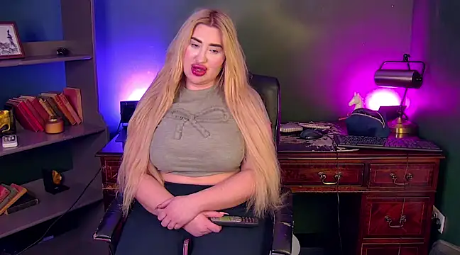 Snapshot of FerrariRedxBabestation chatting on March 5, 9:26 pm FerrariRedxBabestation online show from March 5, 9:26 pm