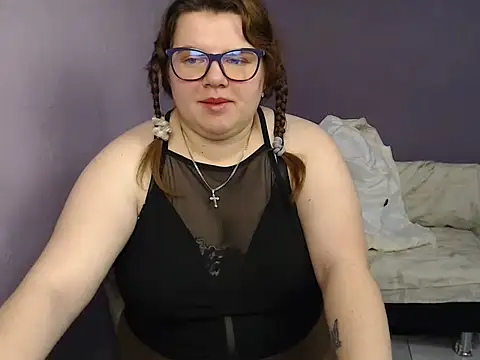 so shy online show from October 3, 7:16 am