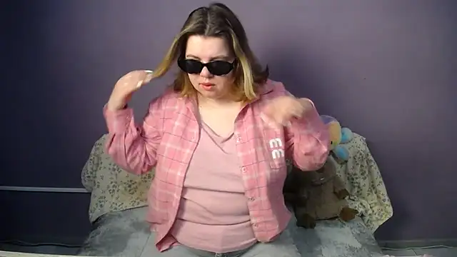 so shy online show from May 23, 6:18 am